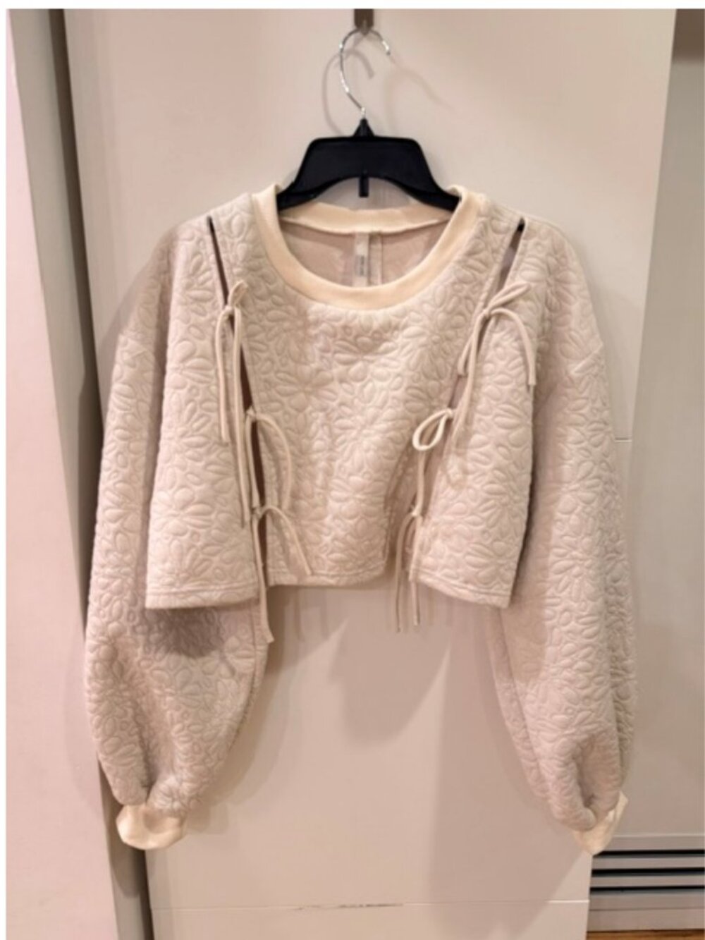 70°F / 21°C Cropped Quilted Sweatshirt Size Medium
